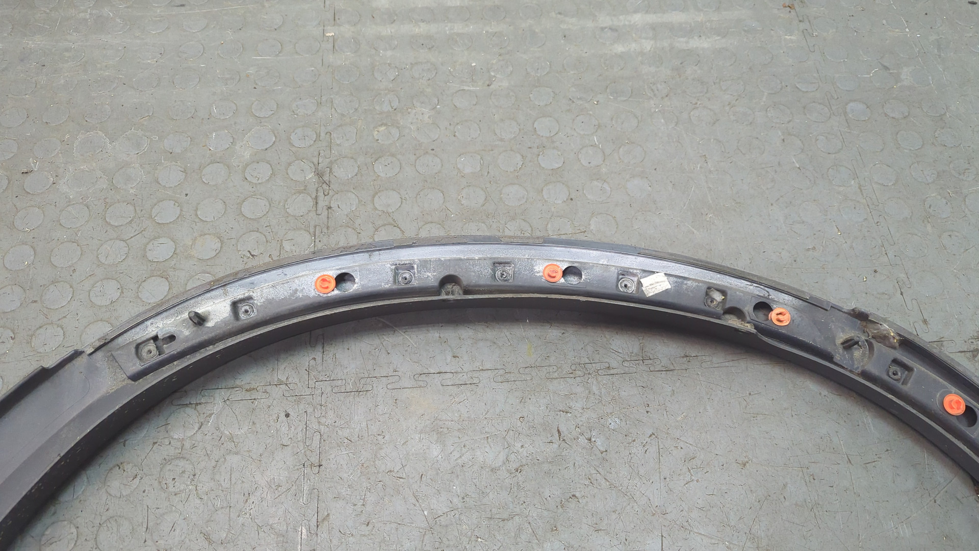 Накладка заднего крыла левого