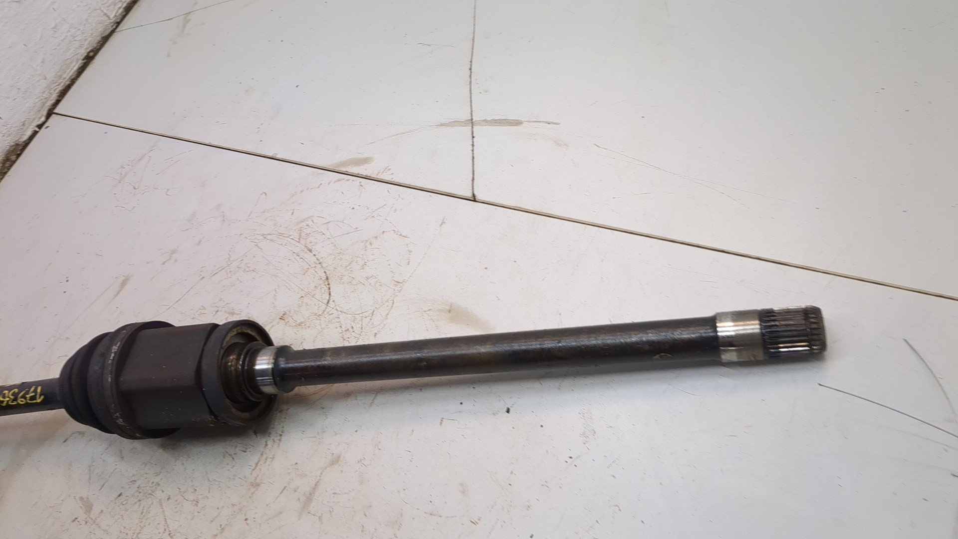 Полуось передняя правая