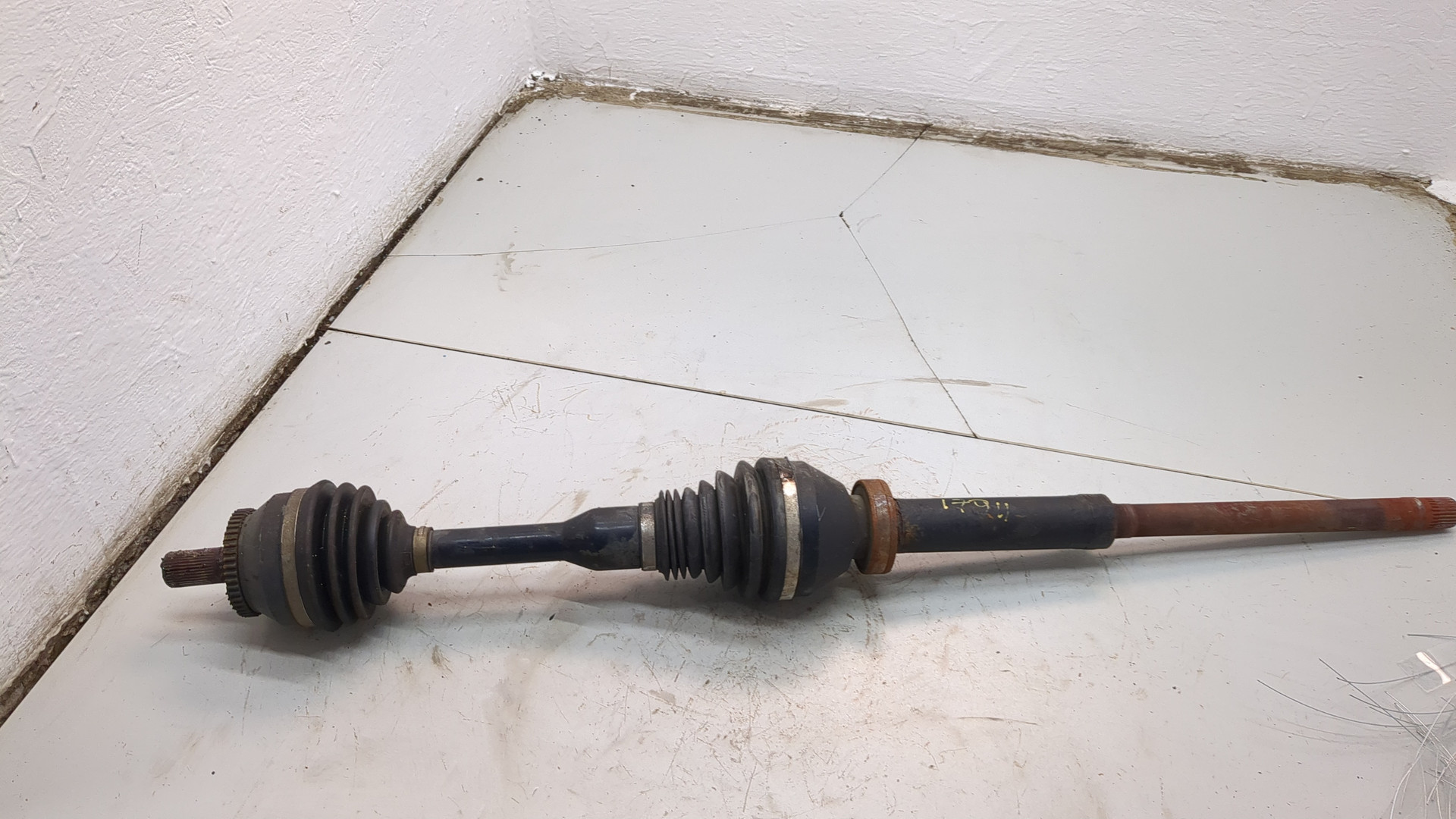 Полуось передняя правая