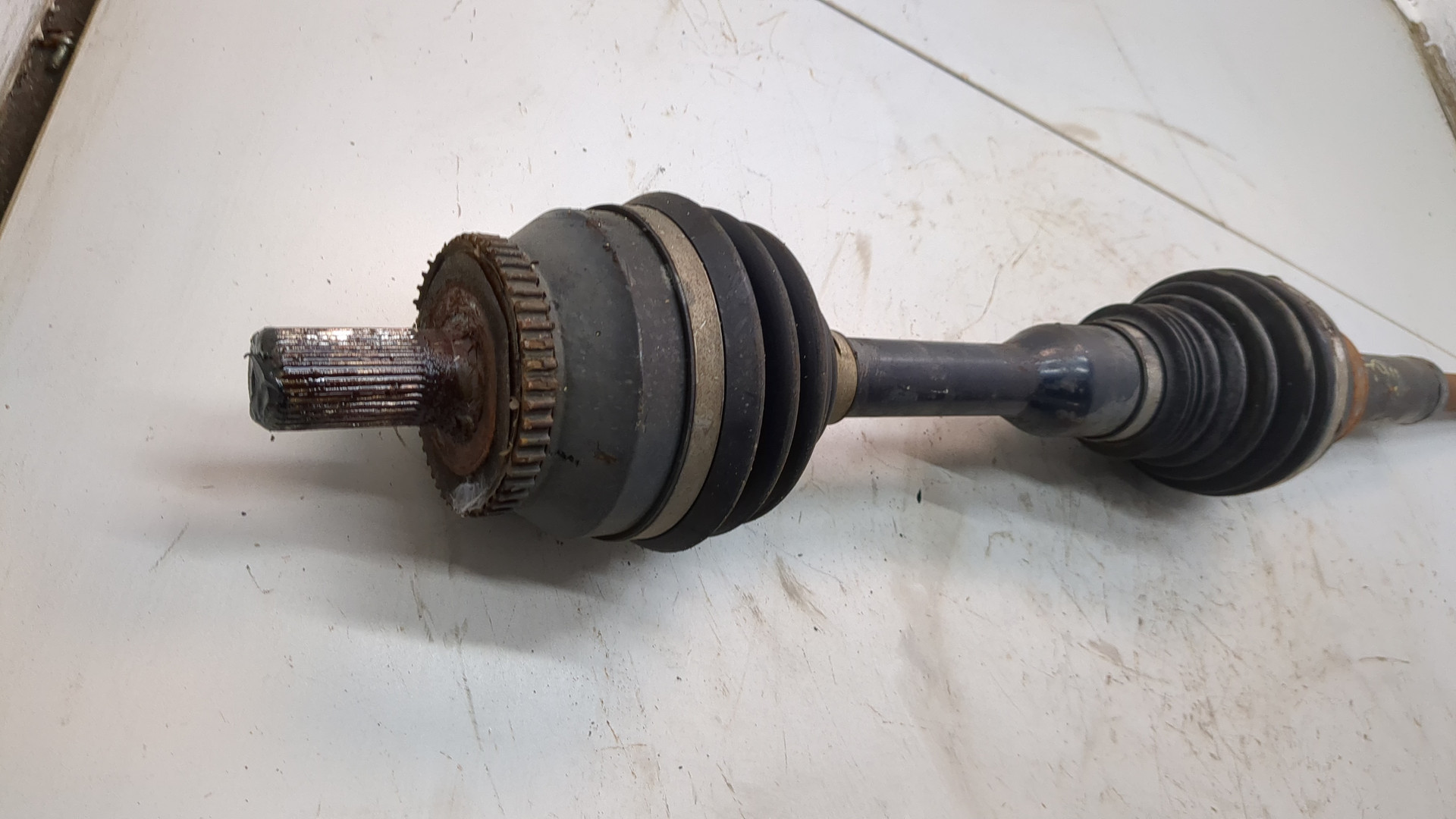 Полуось передняя правая