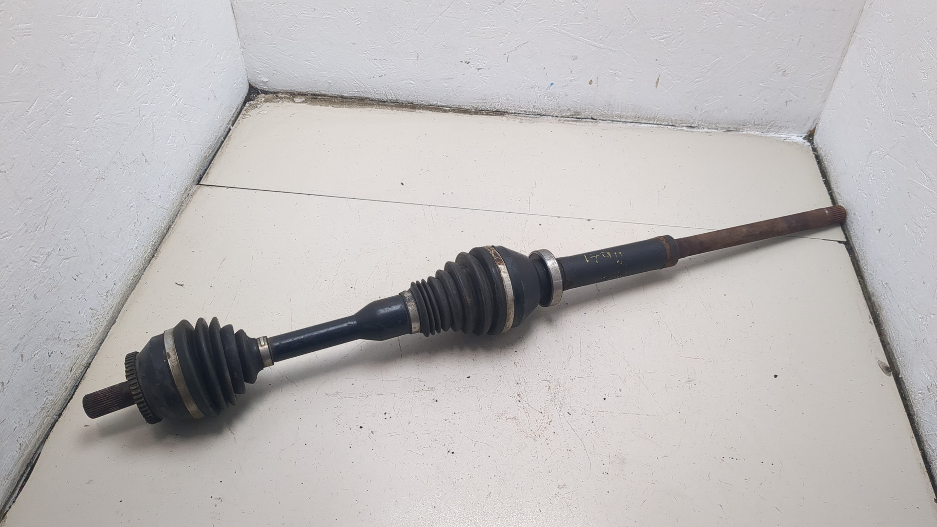 Полуось передняя правая