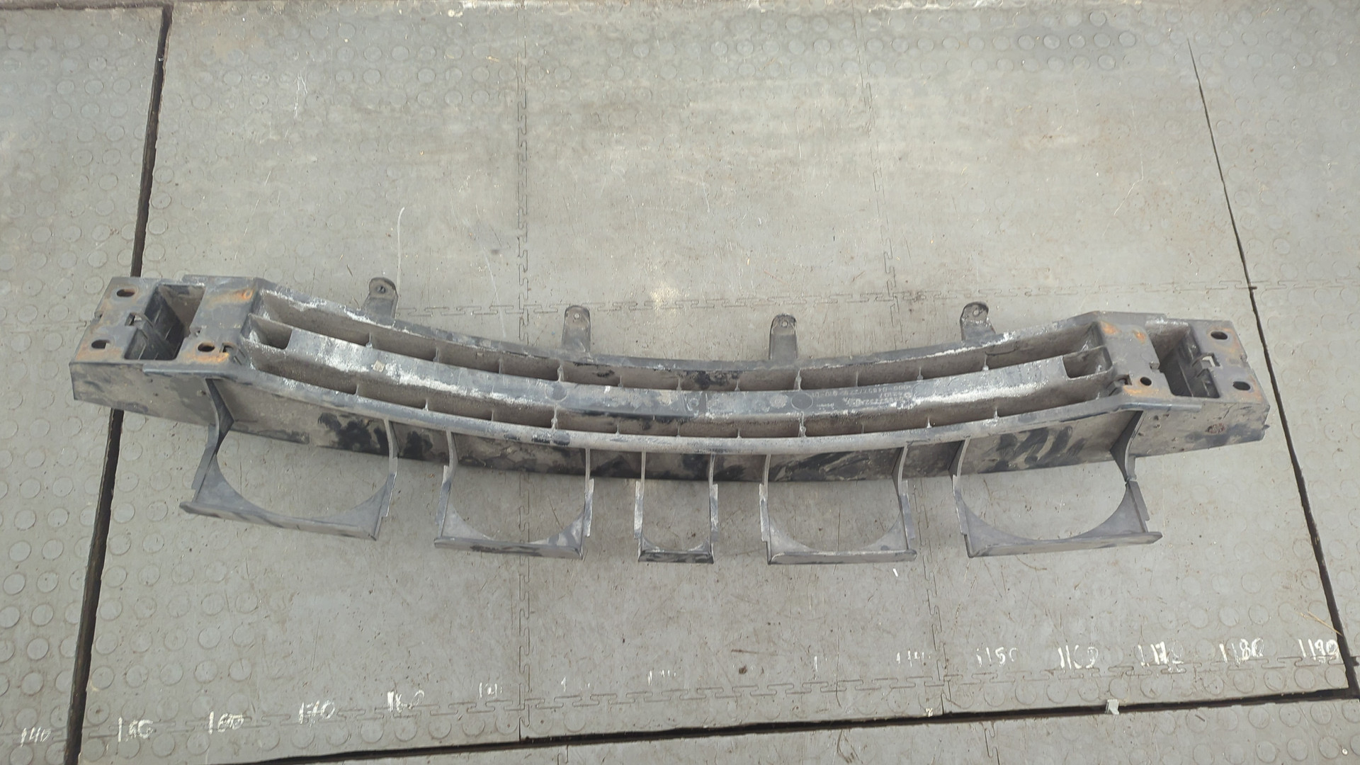 Усилитель заднего бампера