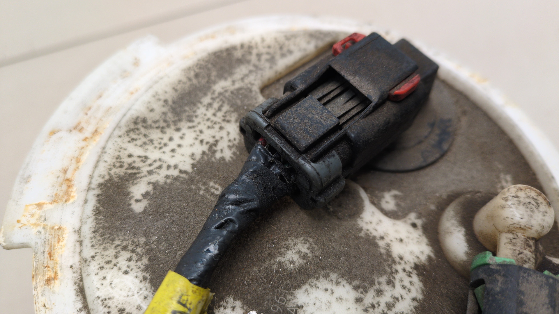 Насос топливный электрический