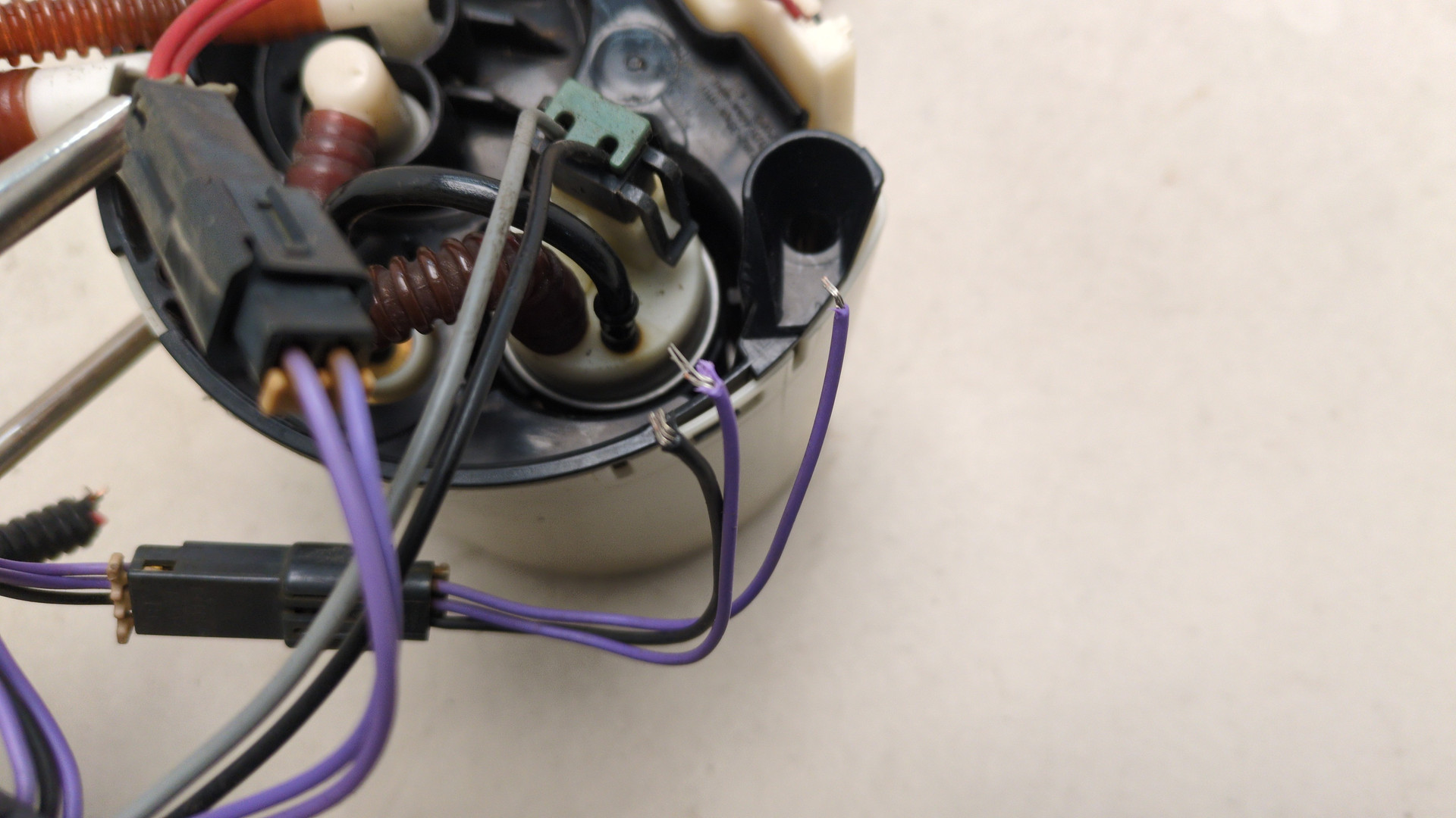 Насос топливный электрический