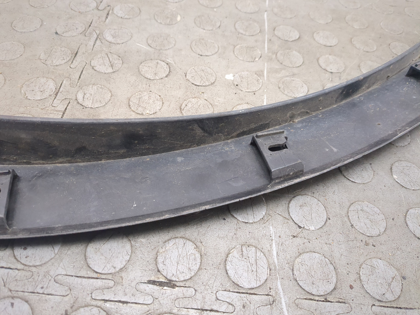 Накладка переднего крыла правого