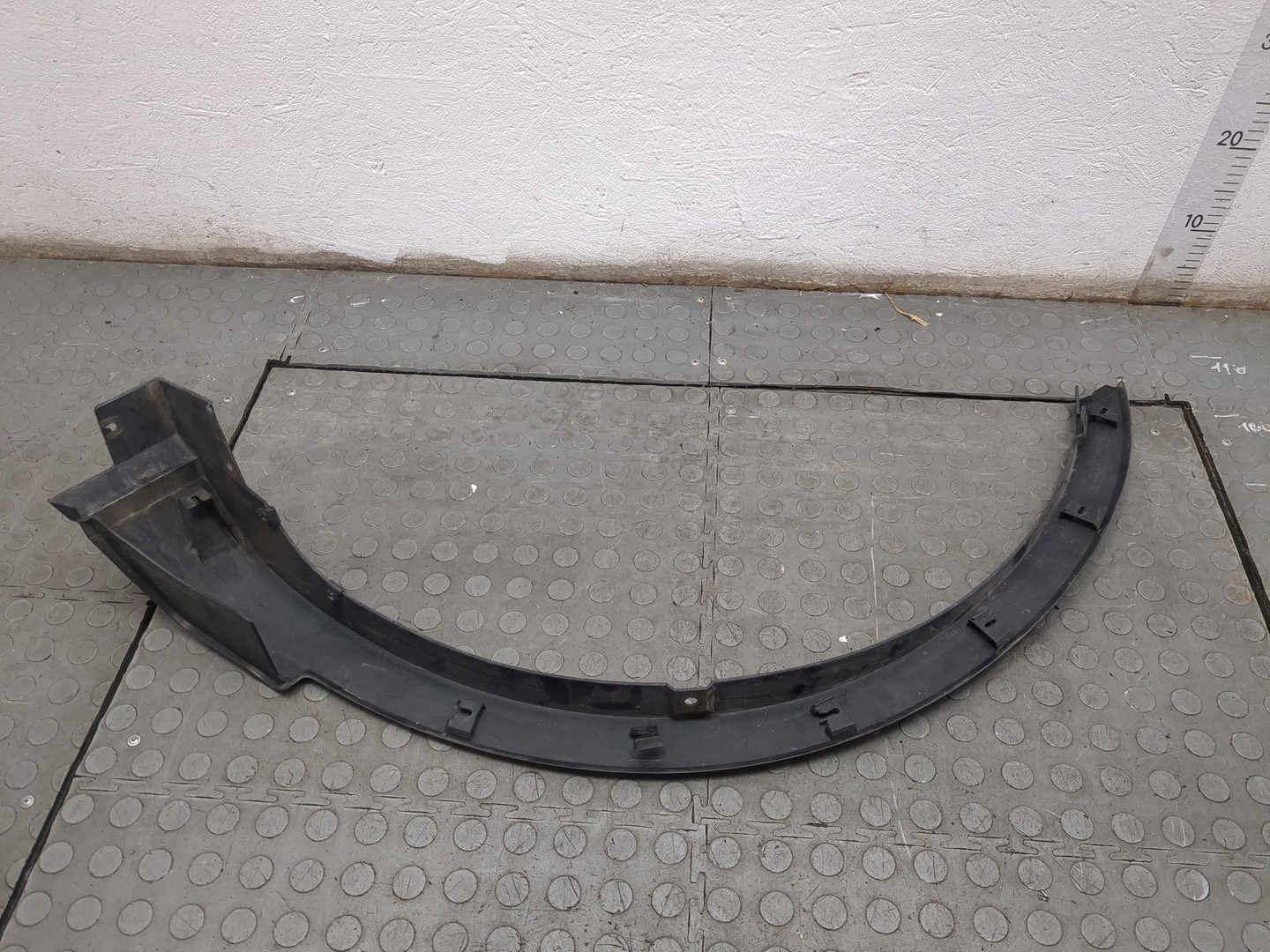 Накладка переднего крыла правого