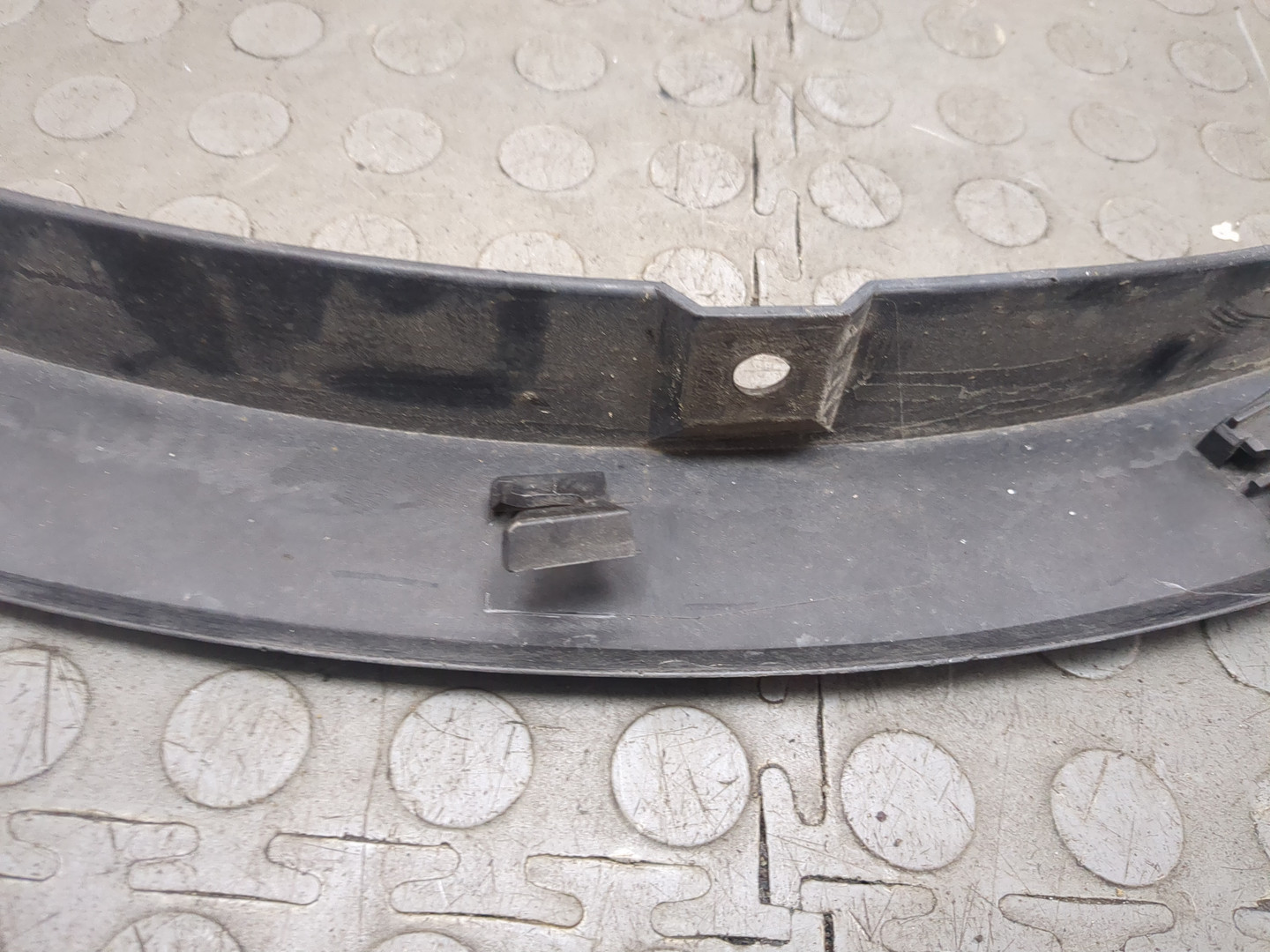 Накладка переднего крыла правого