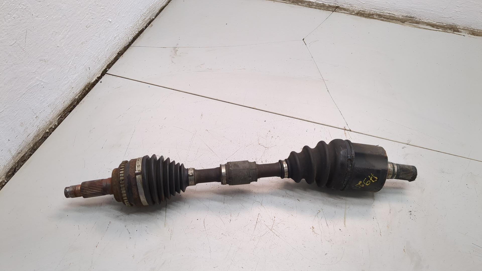 Полуось передняя левая