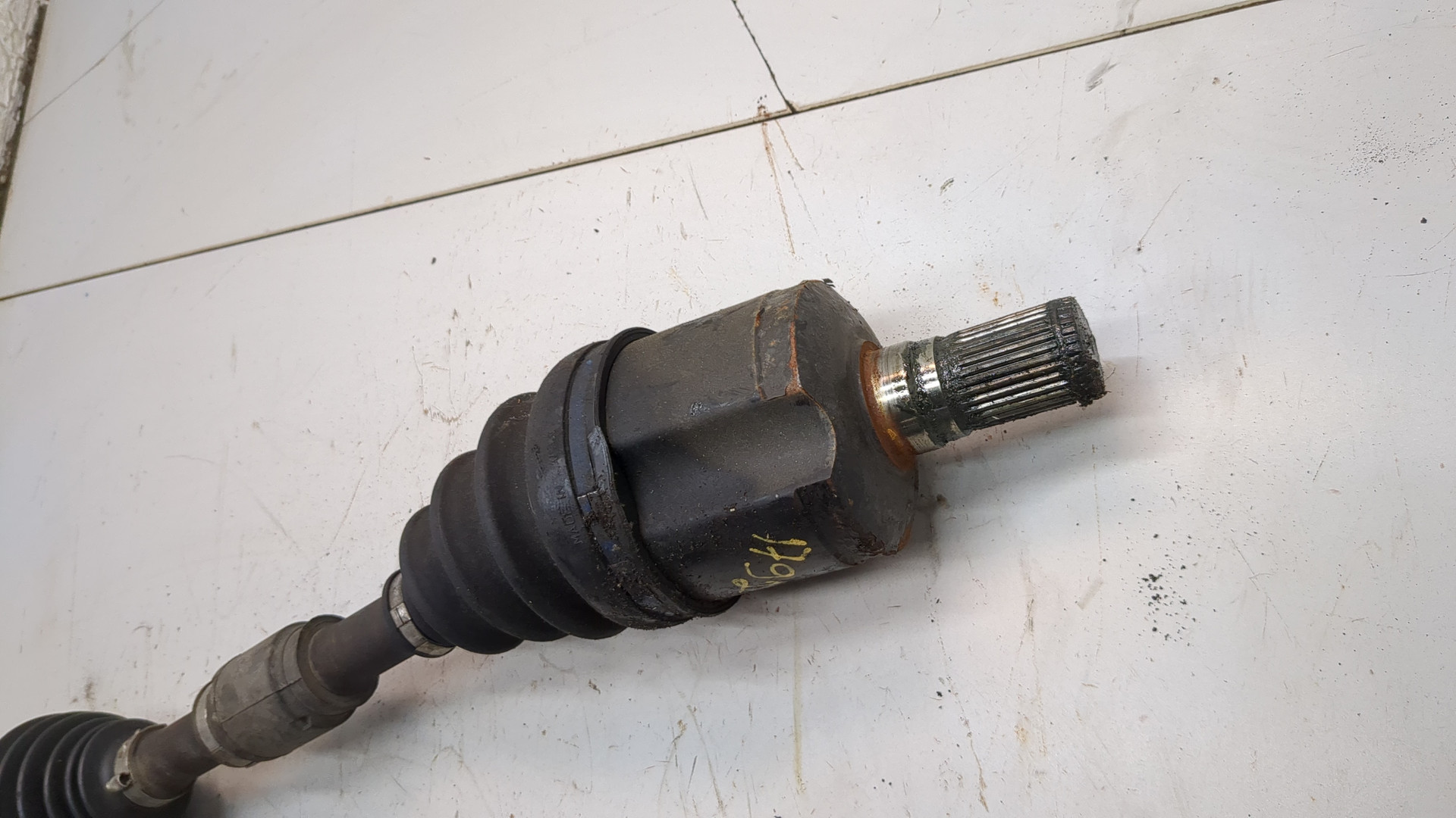 Полуось передняя левая