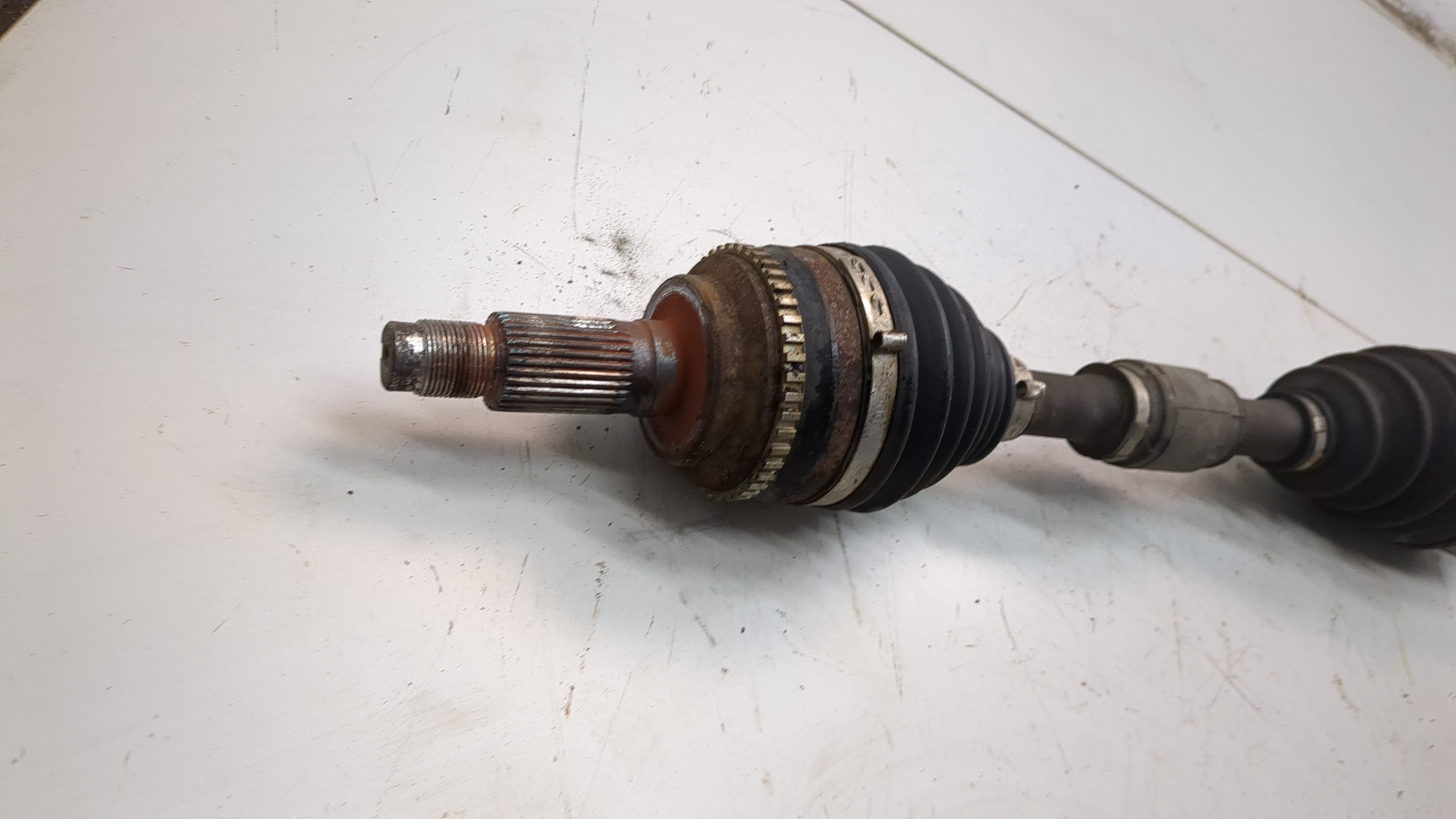 Полуось передняя левая