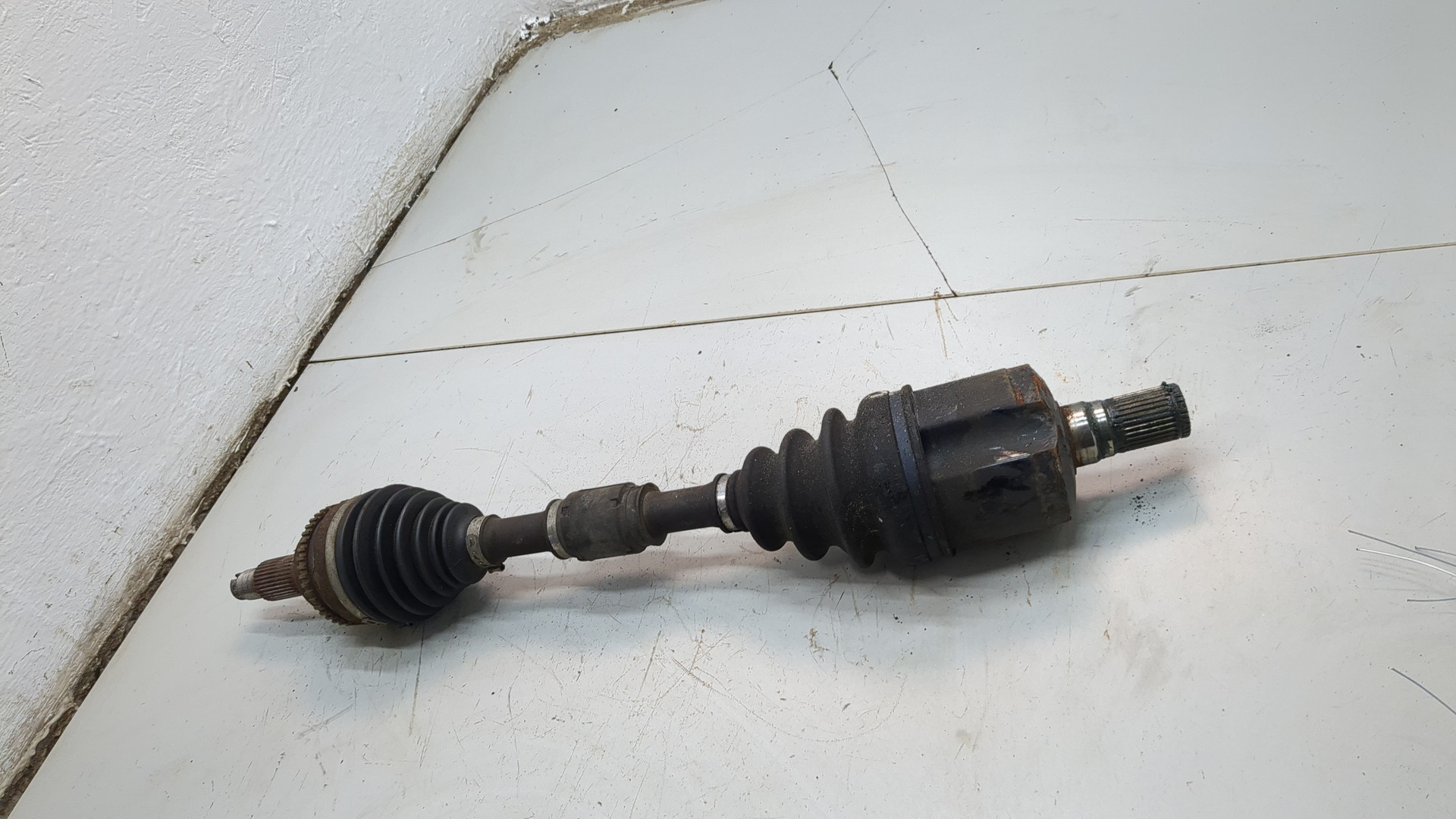 Полуось передняя левая