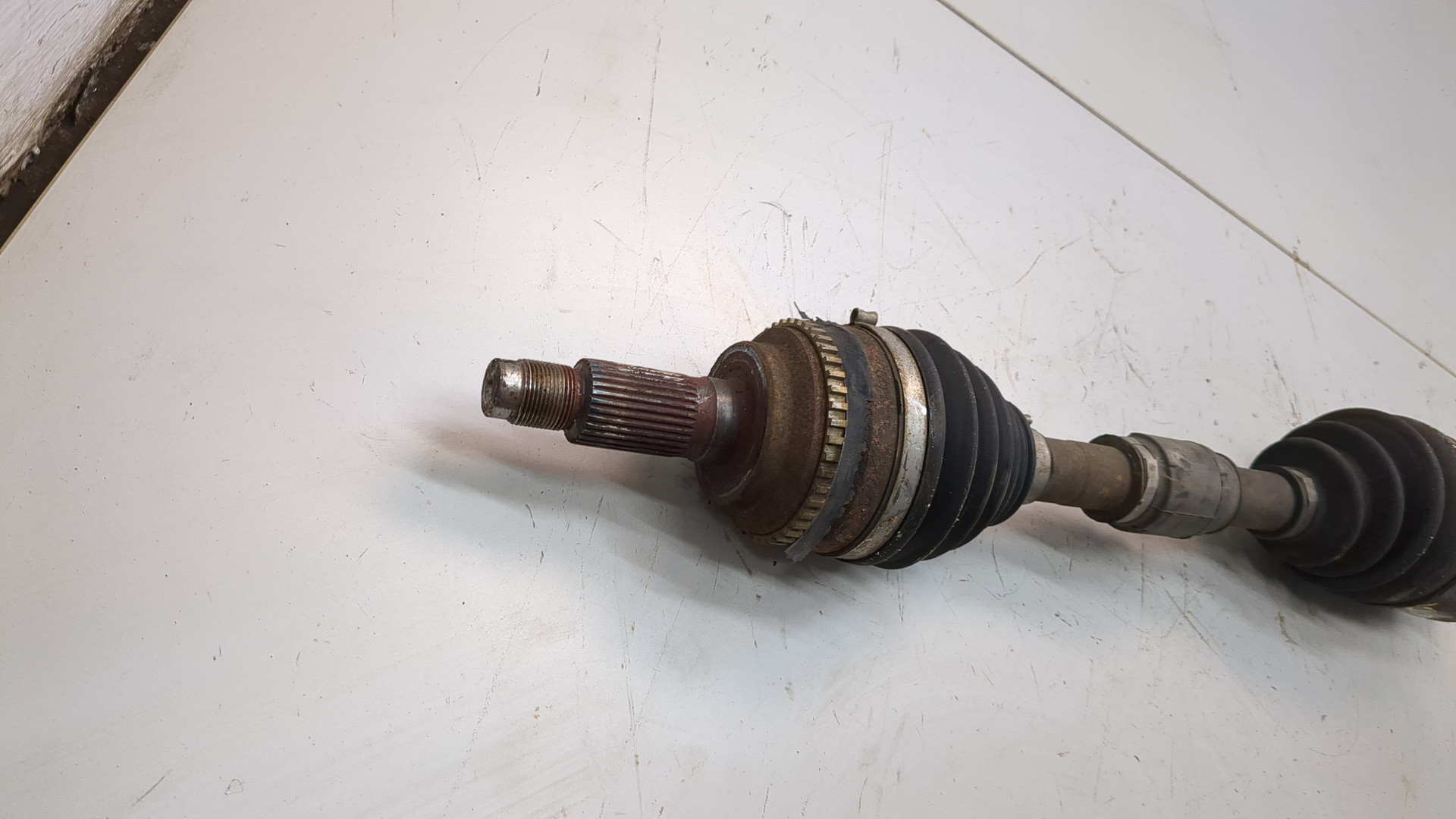 Полуось передняя правая