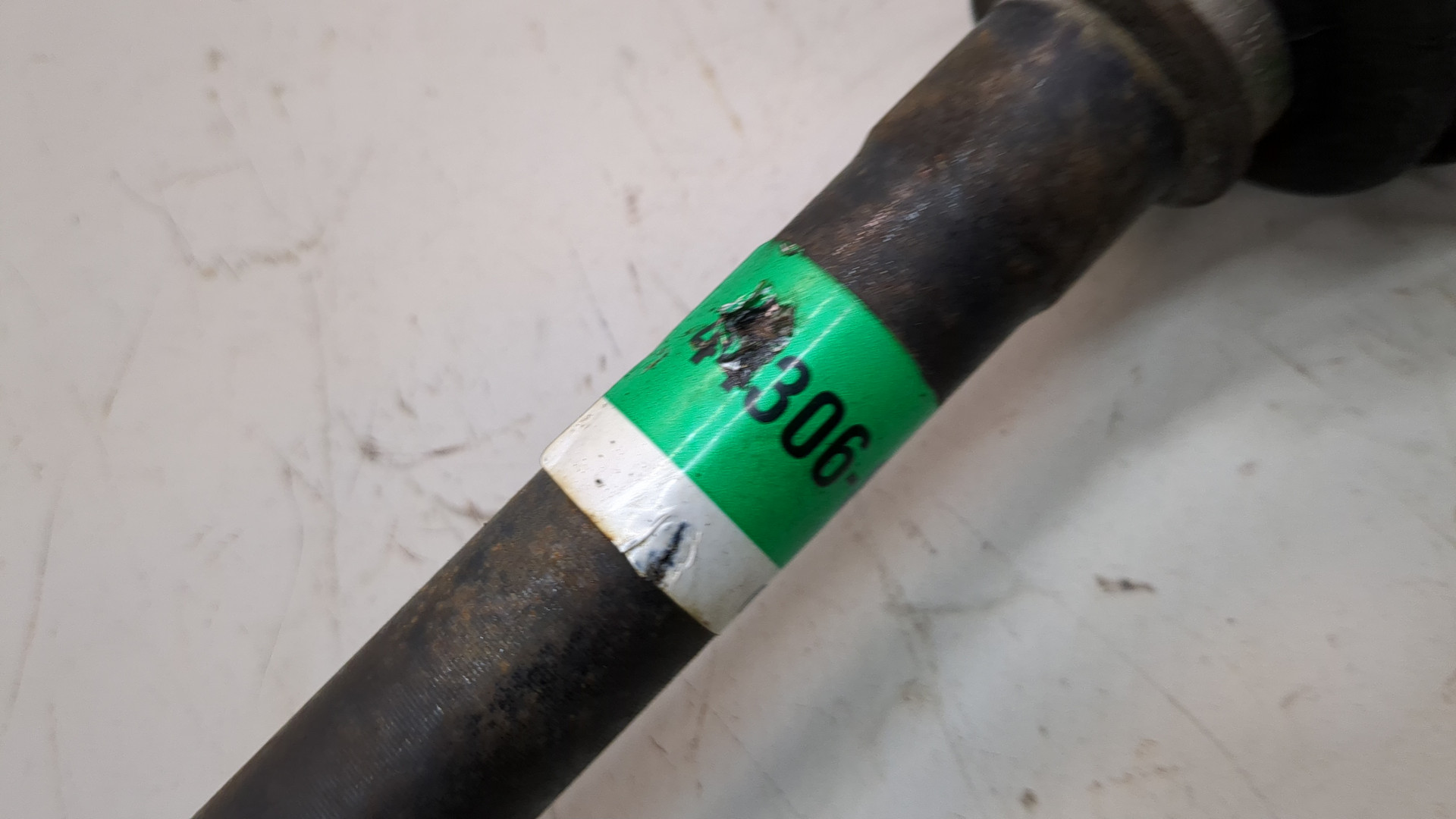 Полуось передняя левая