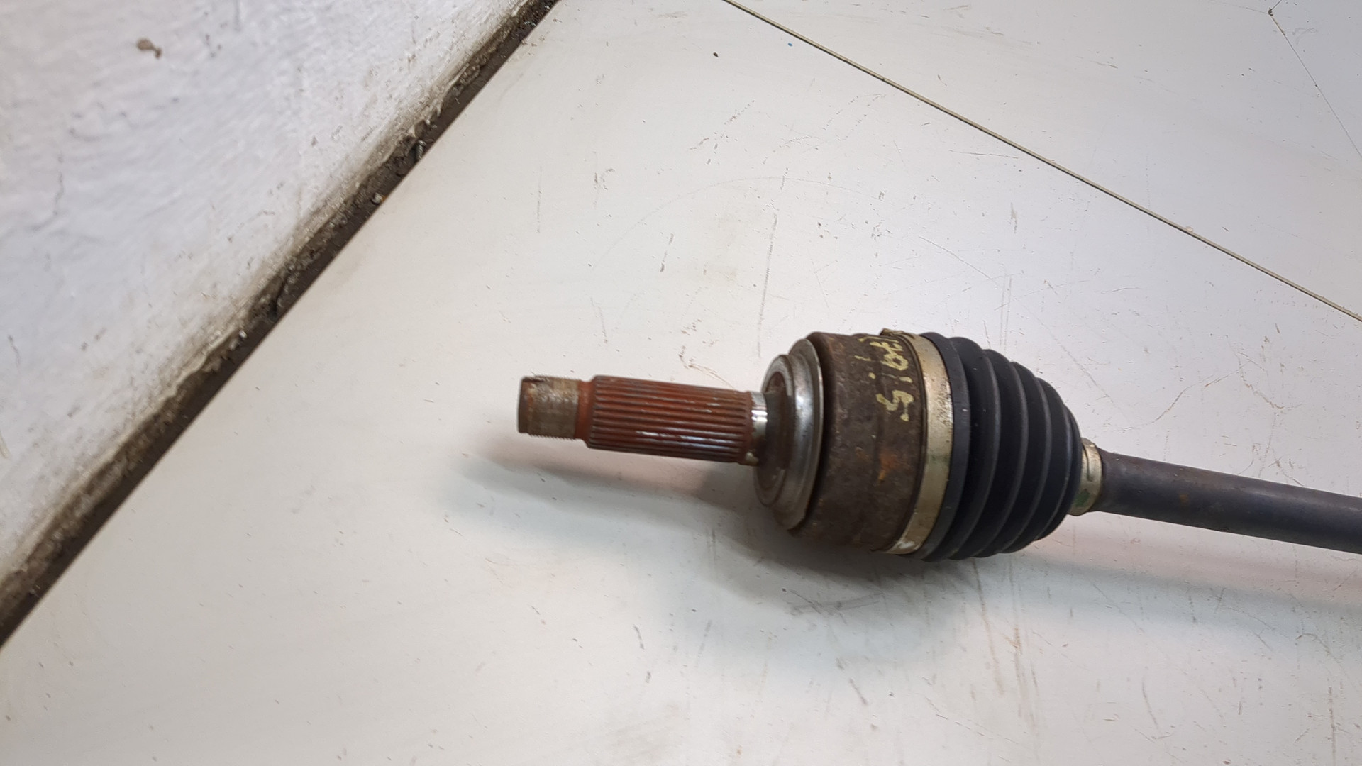 Полуось передняя левая