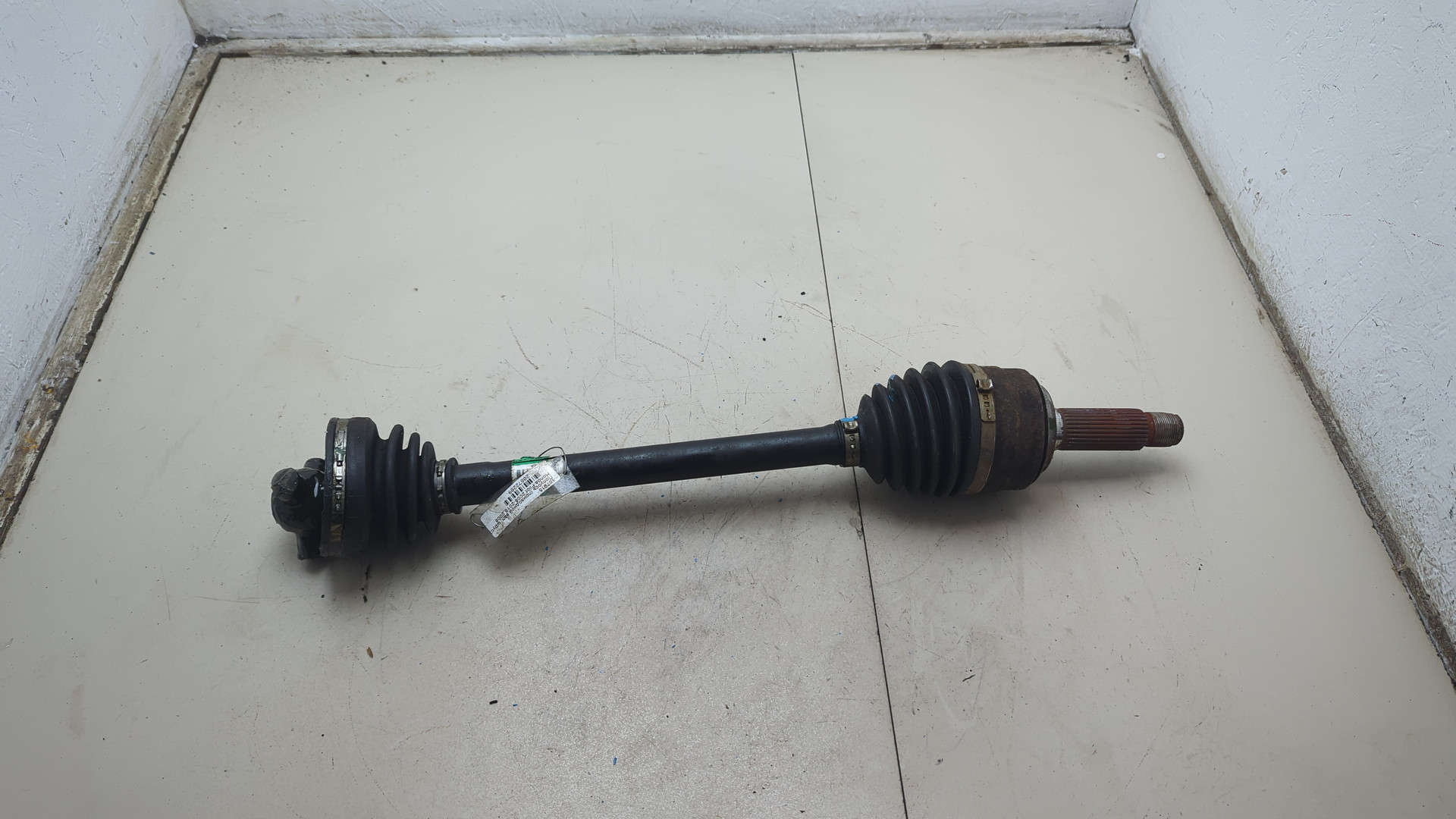 Полуось передняя левая