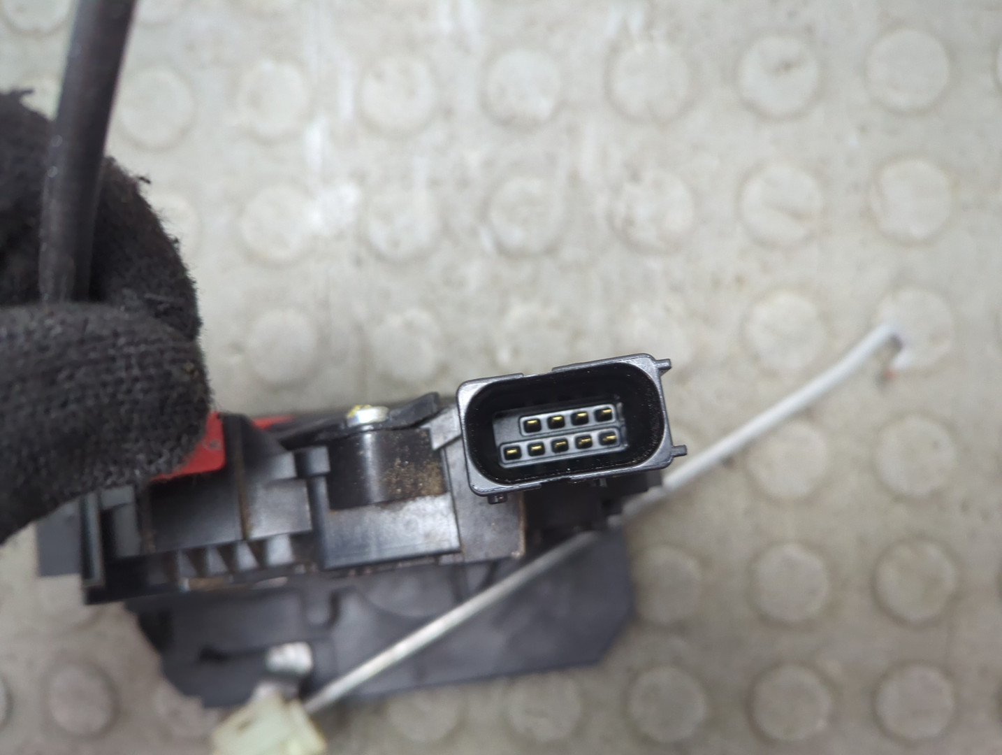 Замок двери задней правой