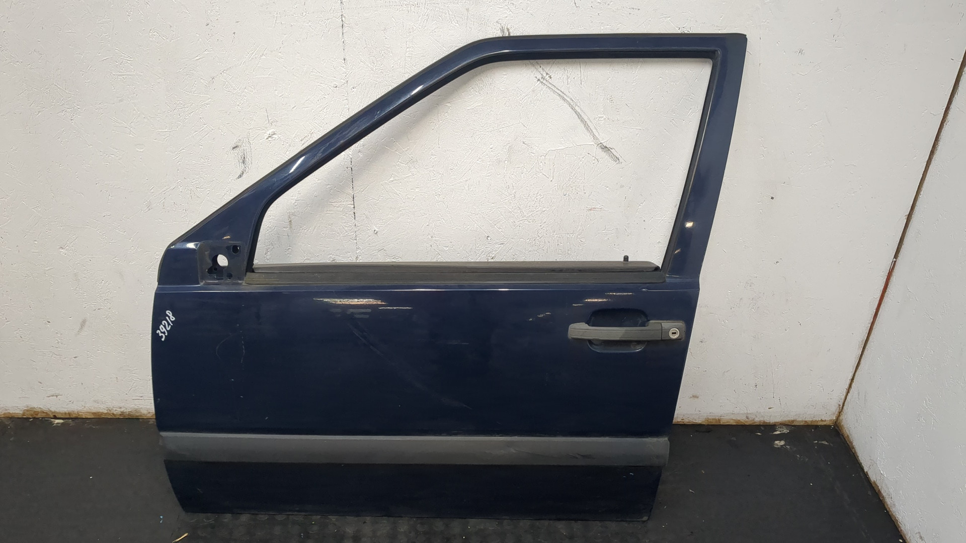 Дверь передняя левая