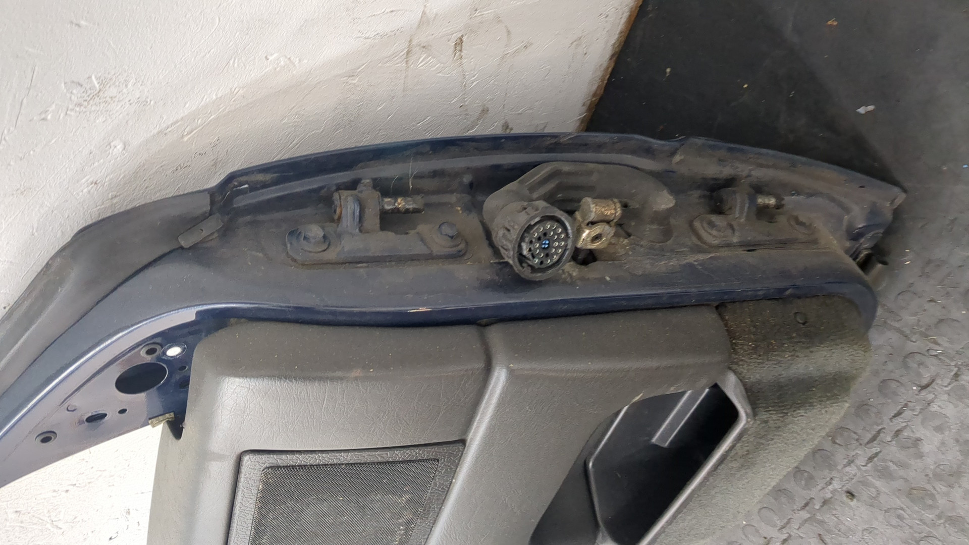 Дверь передняя левая