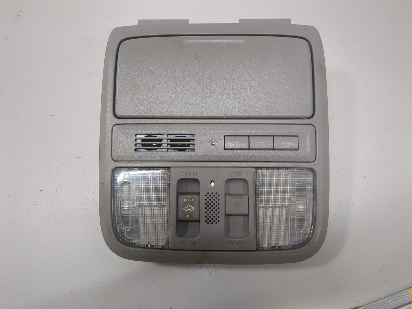 Плафон салонный