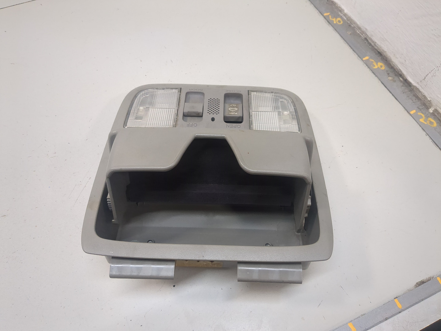 Плафон салонный