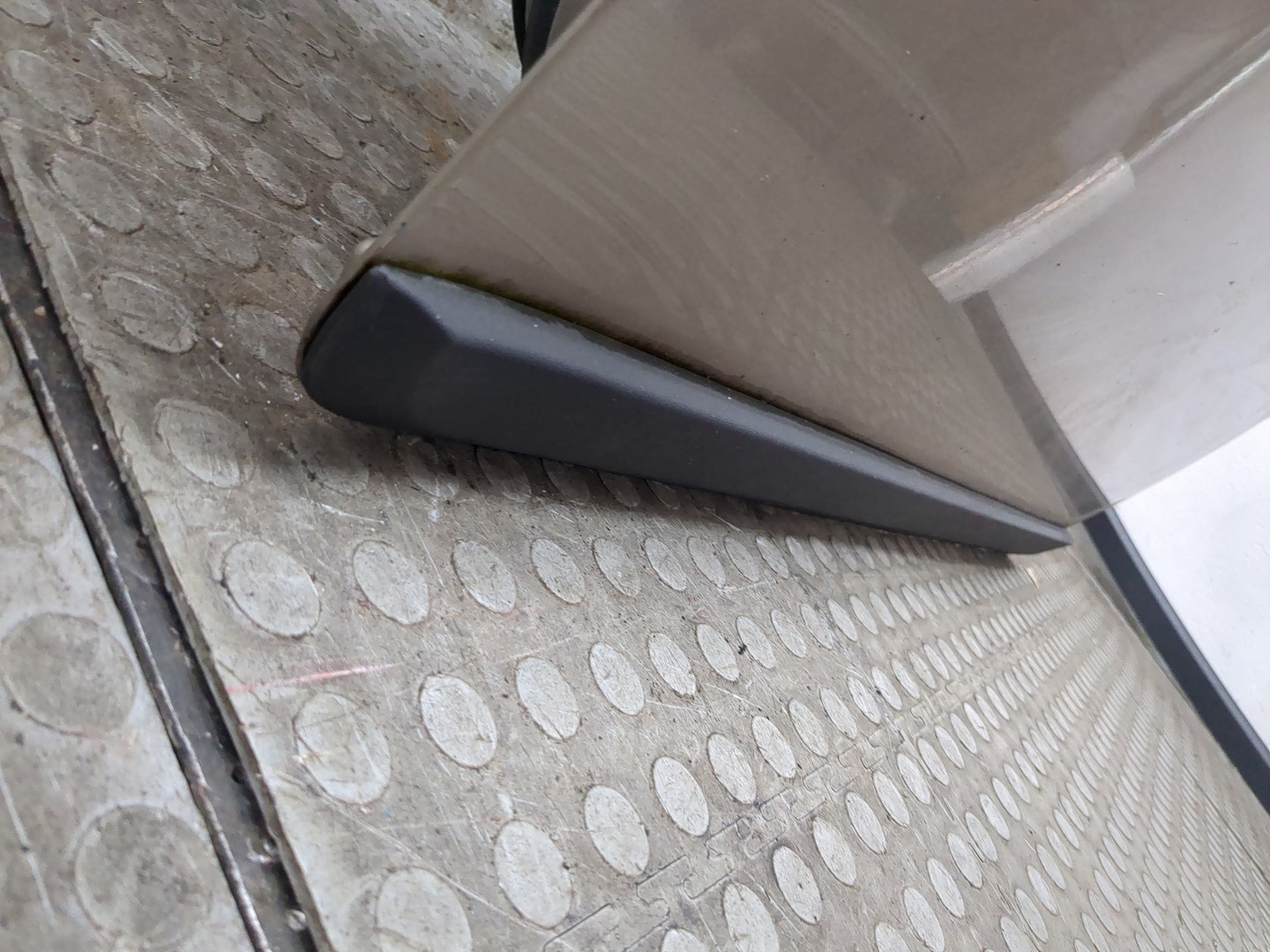 Дверь передняя левая