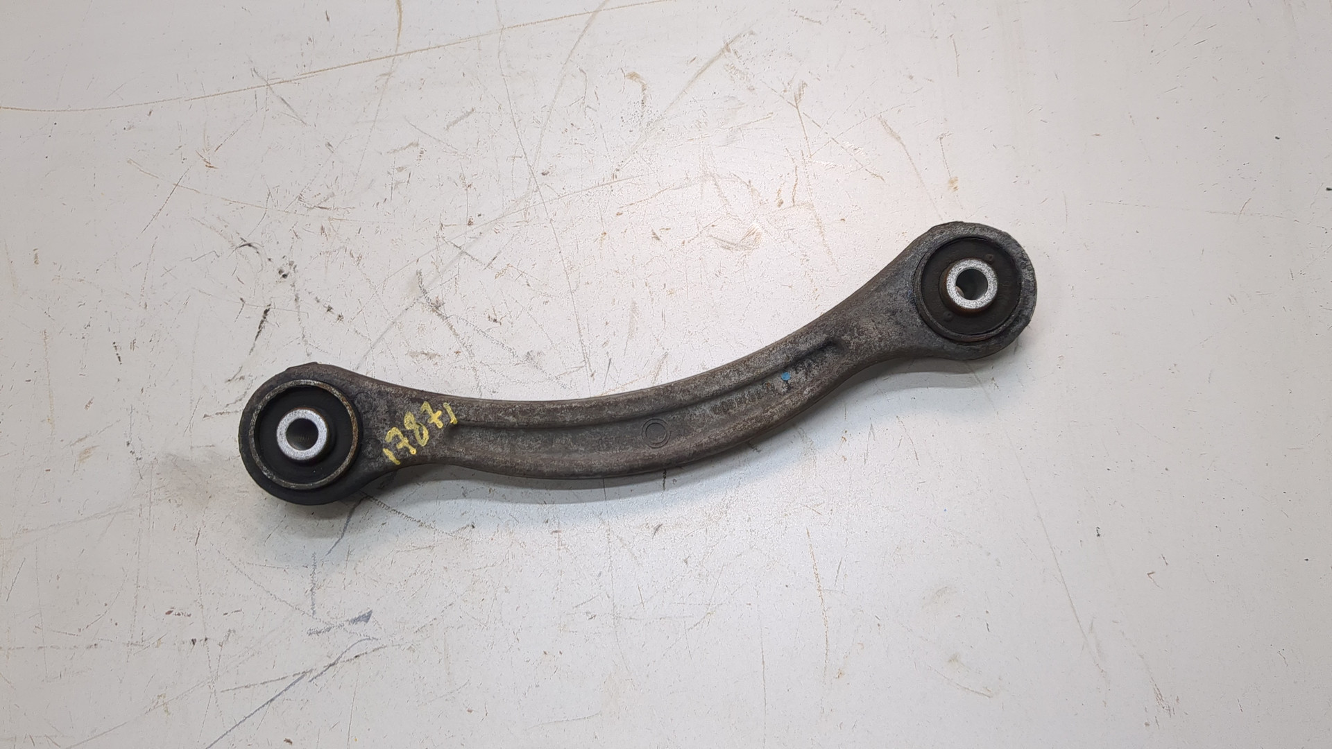 Рычаг задний