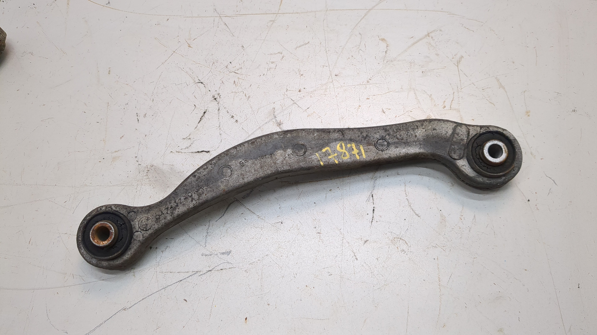 Рычаг задний правый