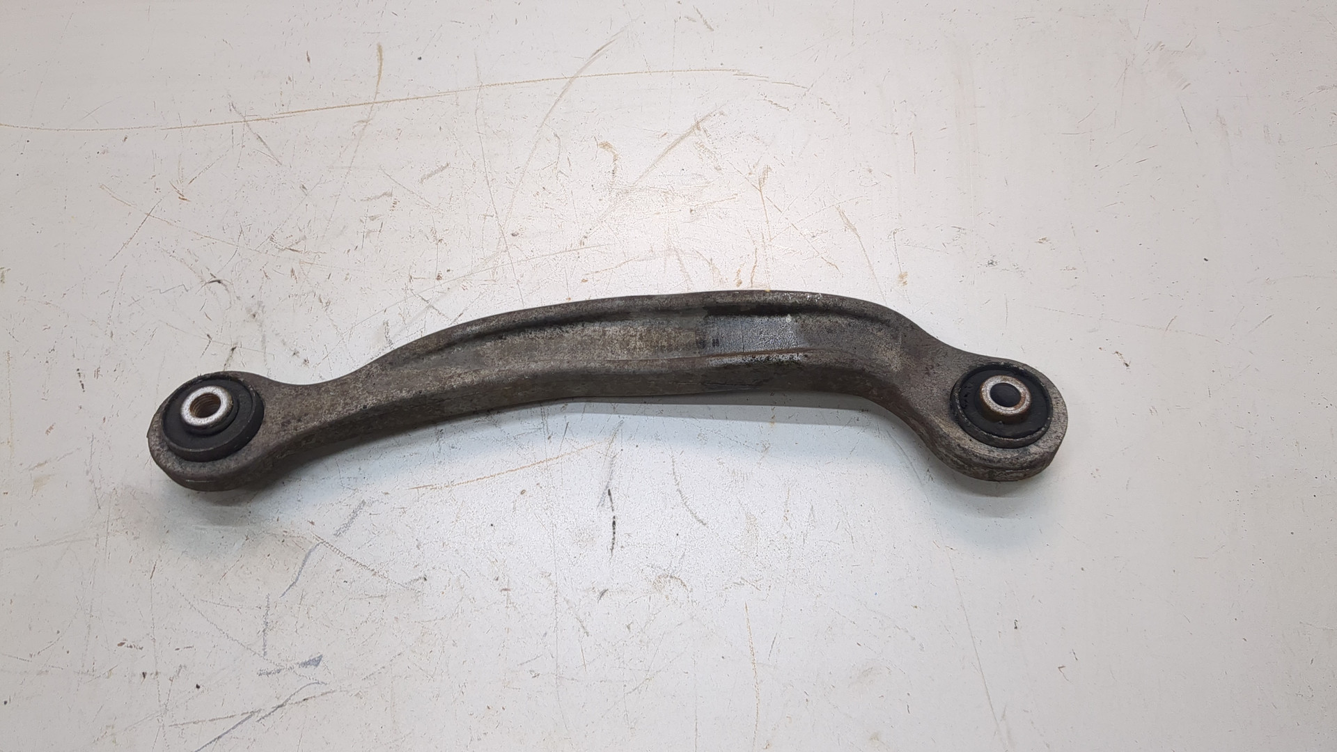 Рычаг задний левый