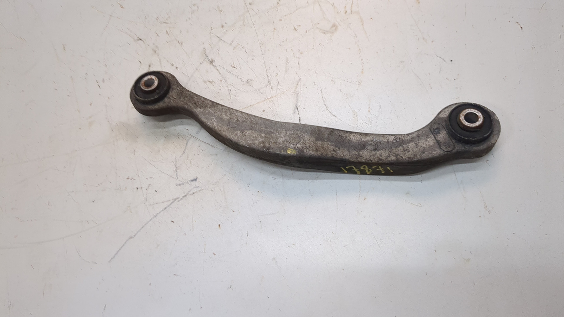 Рычаг задний левый