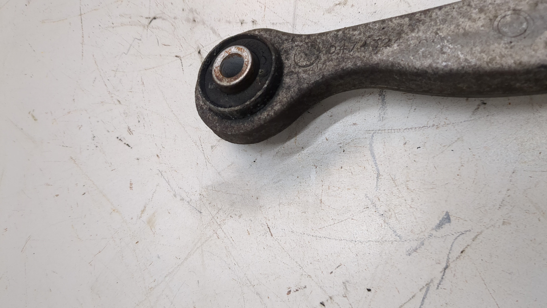 Рычаг задний левый