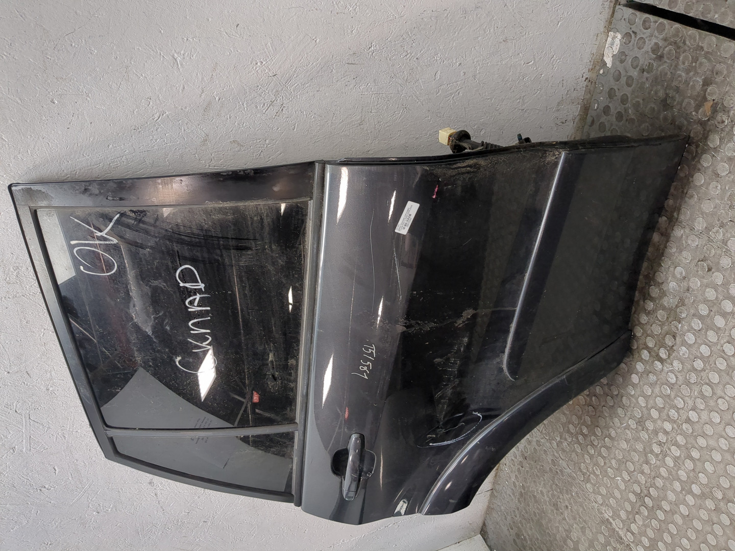 Дверь задняя правая