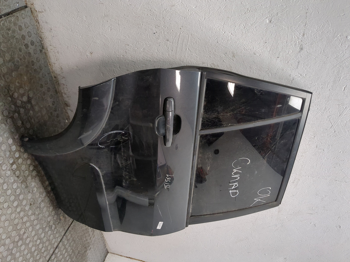 Дверь задняя правая