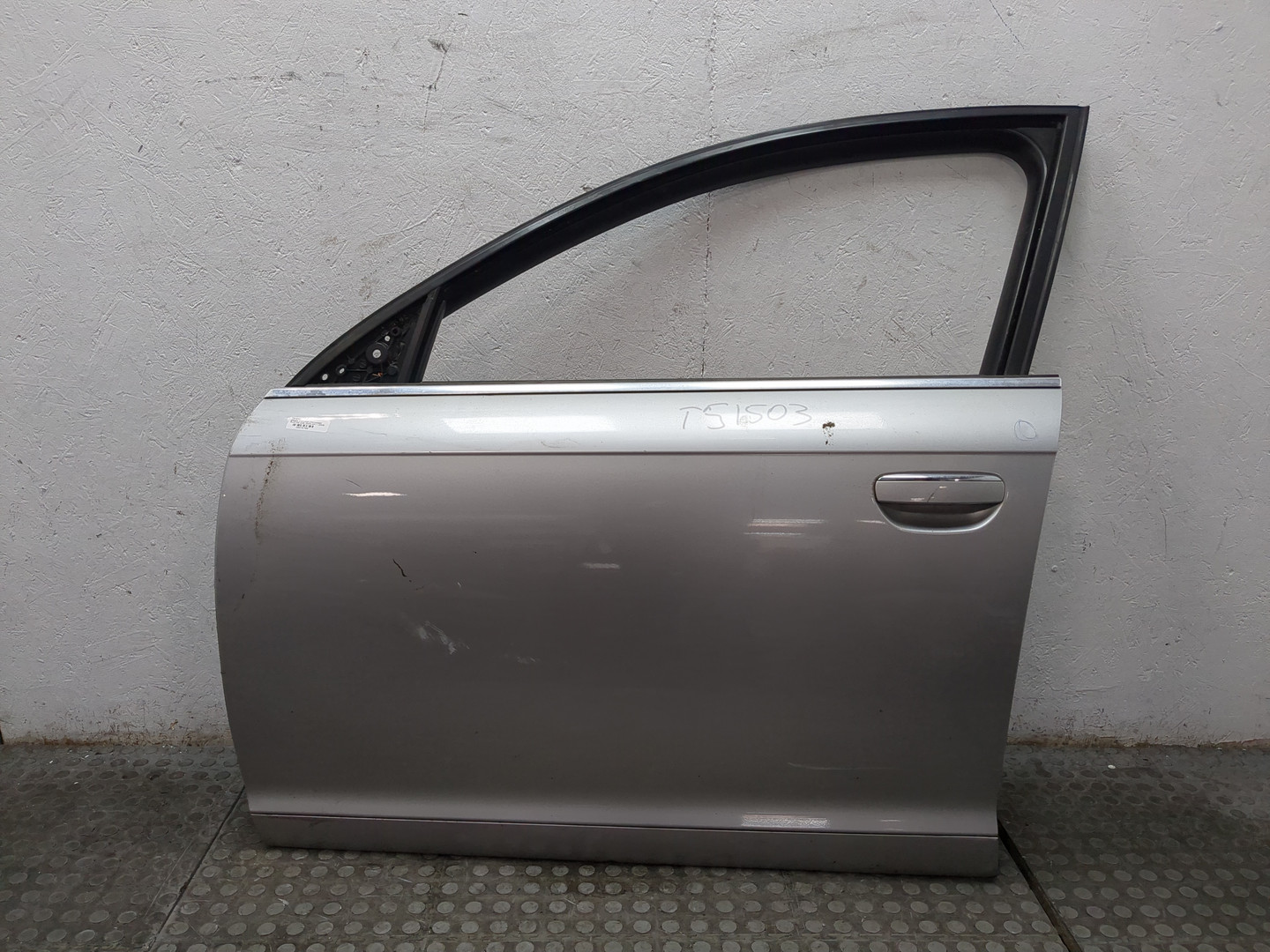 Дверь передняя левая