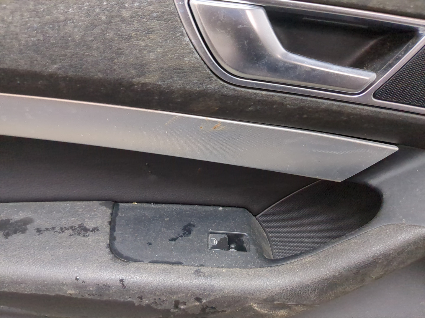 Дверь передняя левая