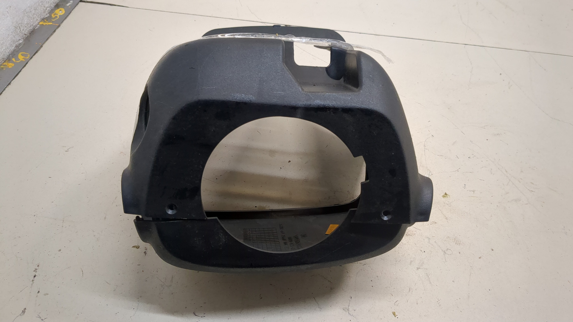 Кожух рулевой колонки