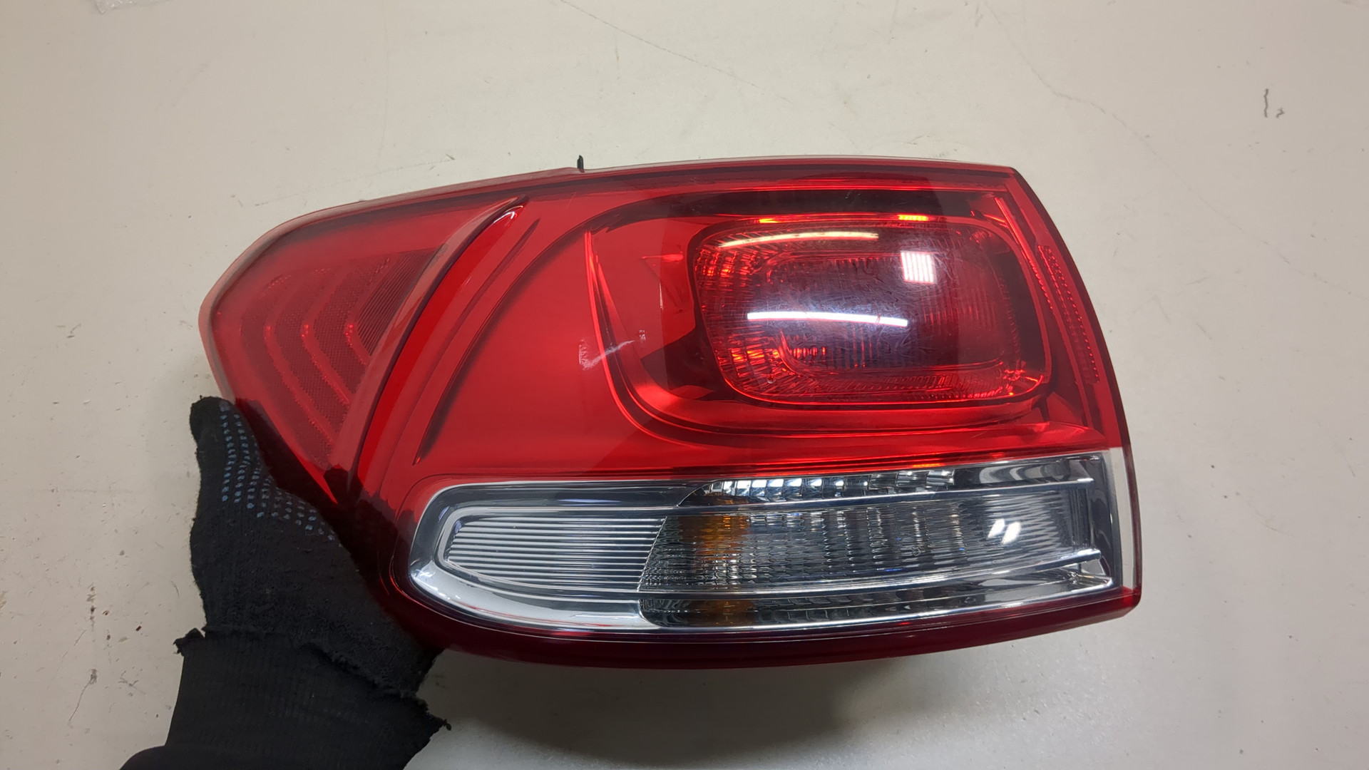 Фонарь задний левый