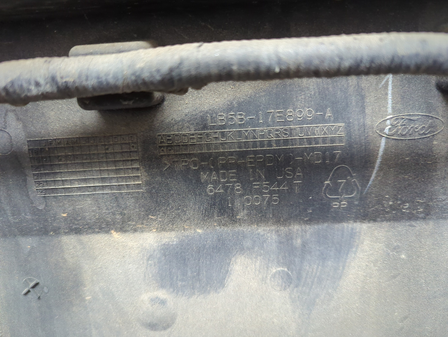 Бампер задний