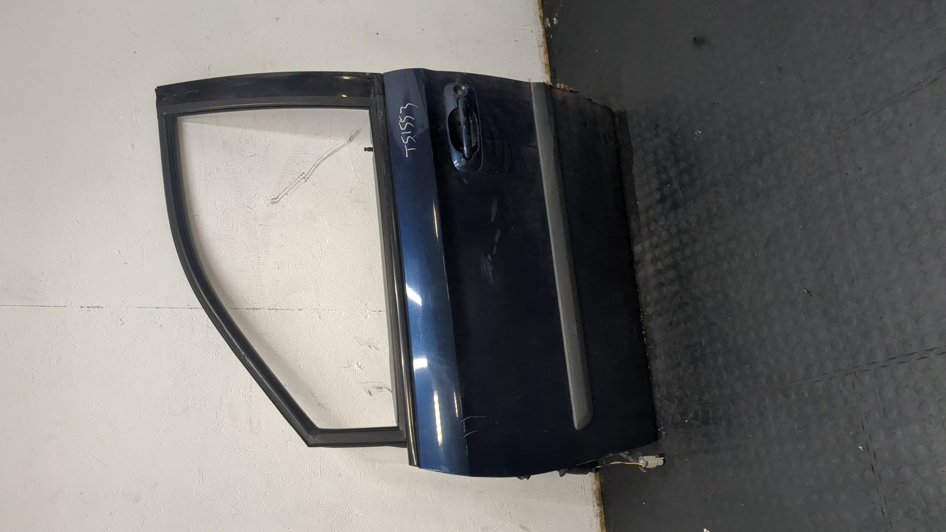 Дверь передняя левая