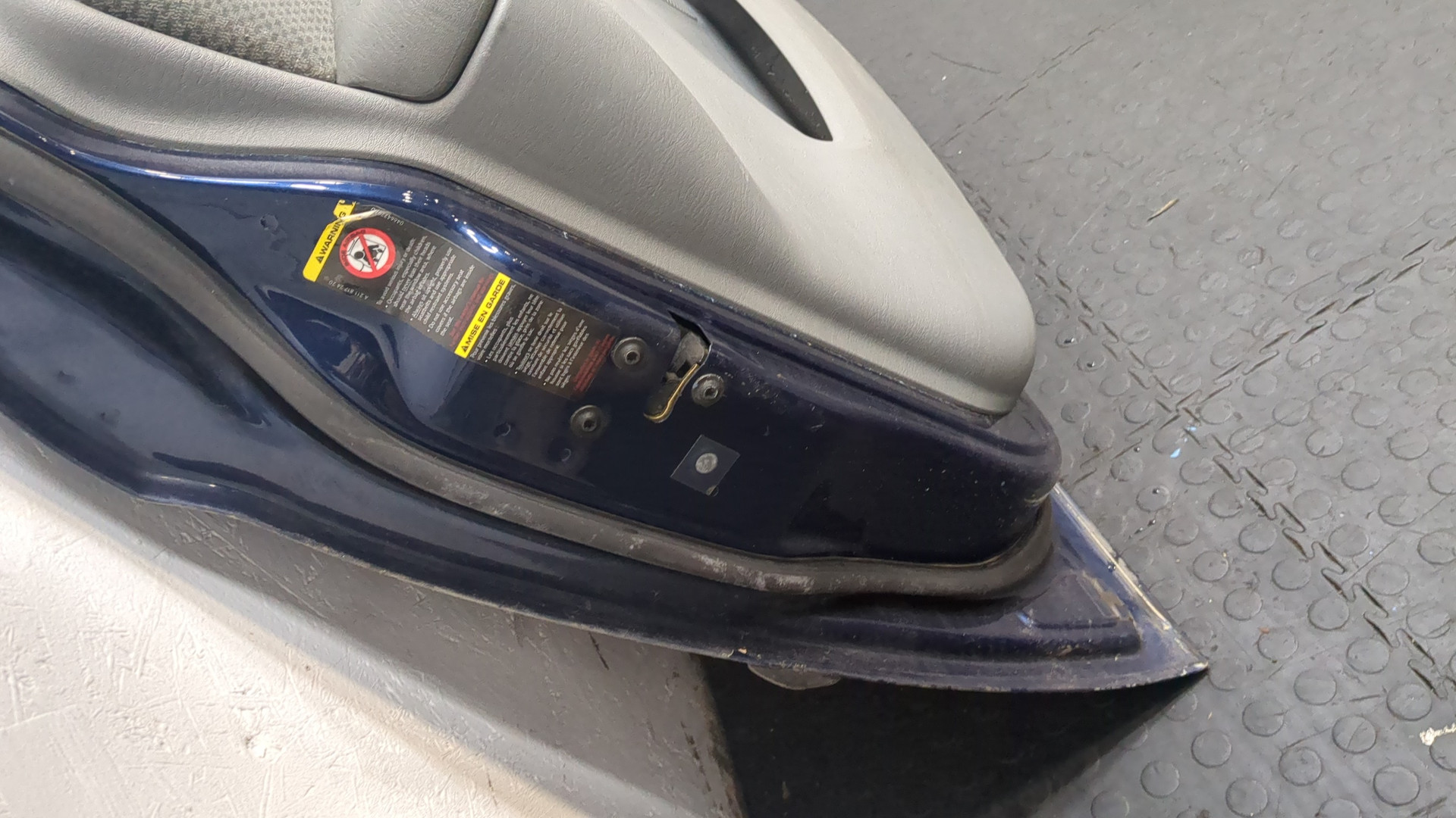 Дверь передняя левая