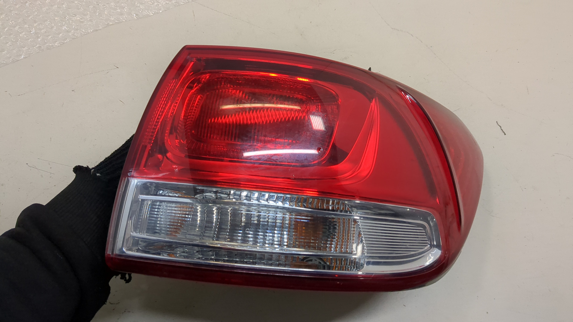 Фонарь задний правый