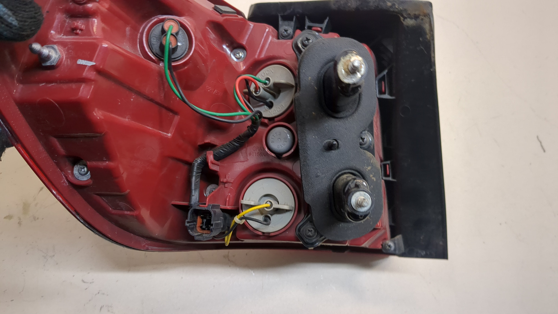 Фонарь задний правый