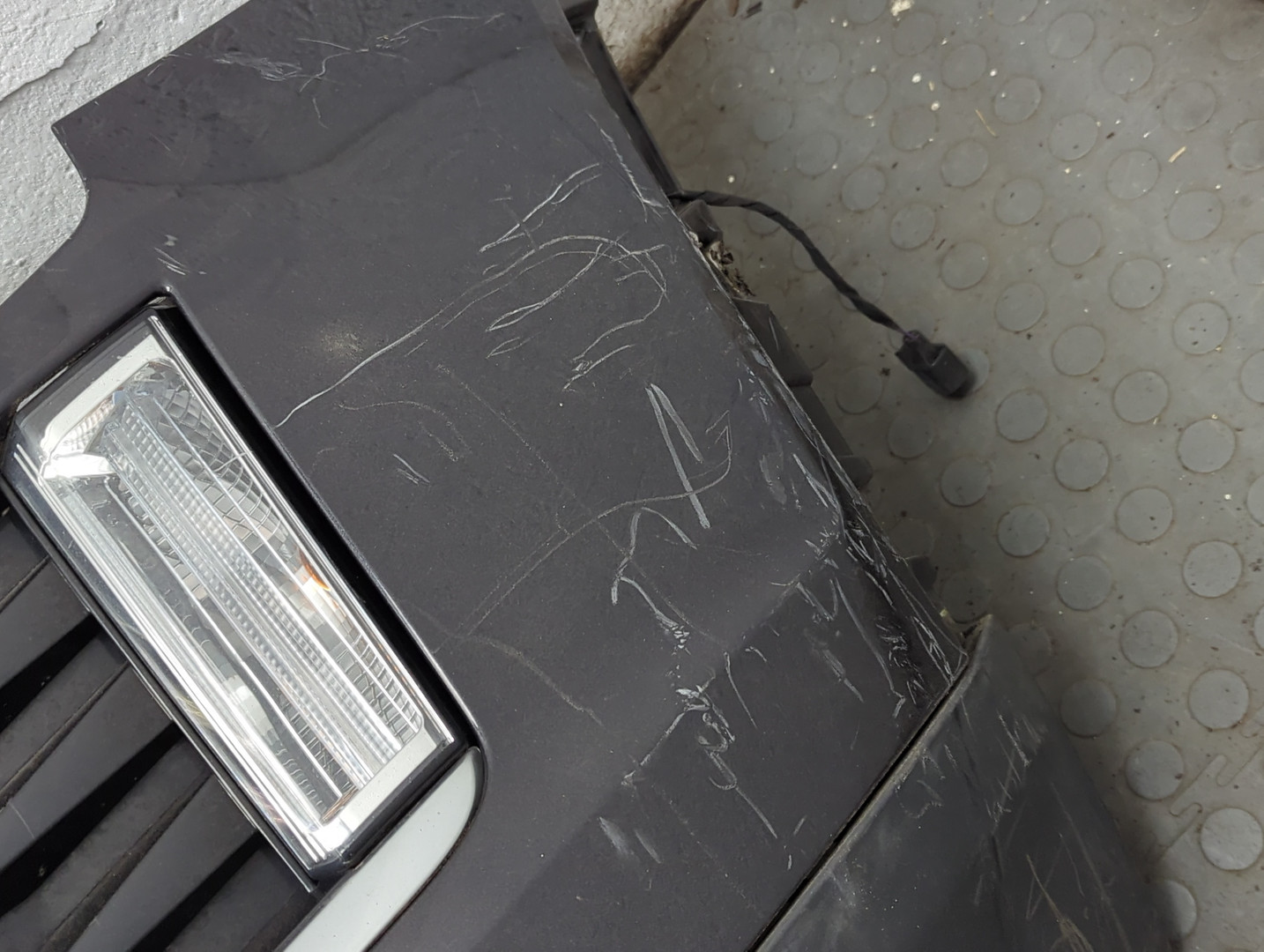 Бампер передний