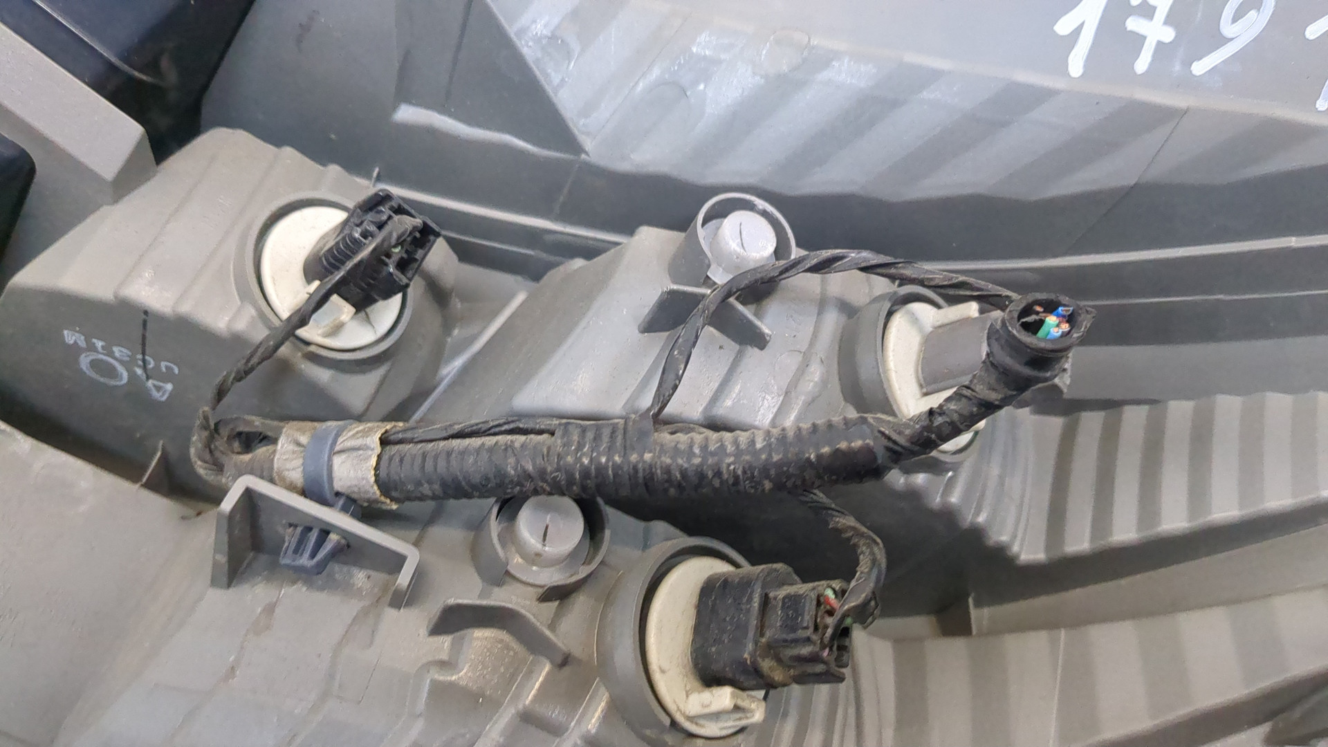 Фонарь задний левый