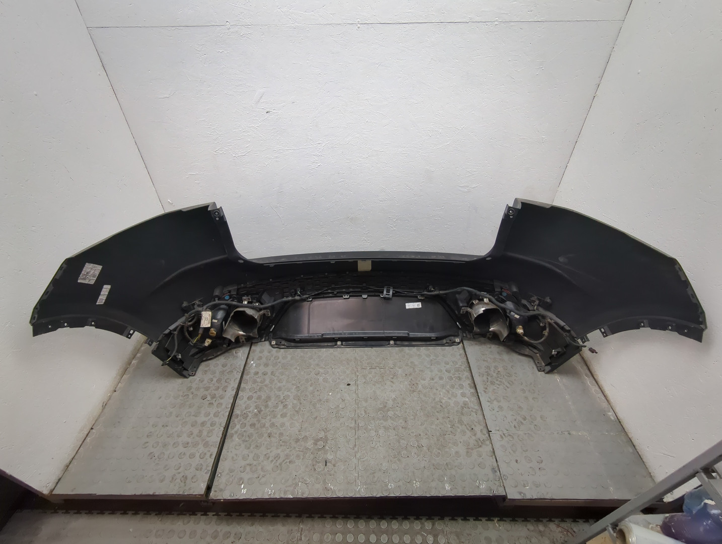 Бампер задний