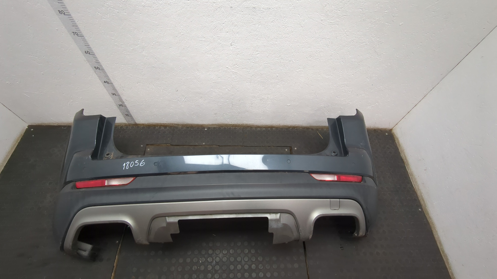 Бампер задний