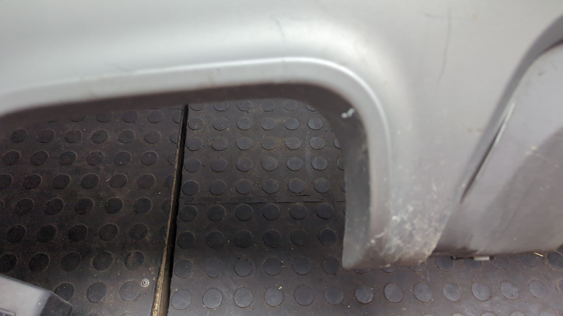 Бампер задний