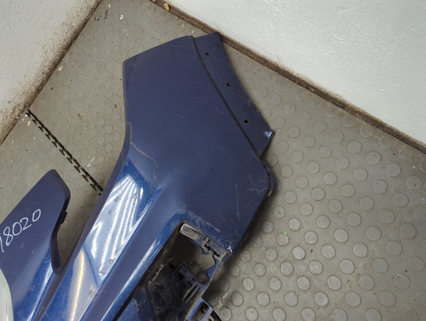 Бампер передний