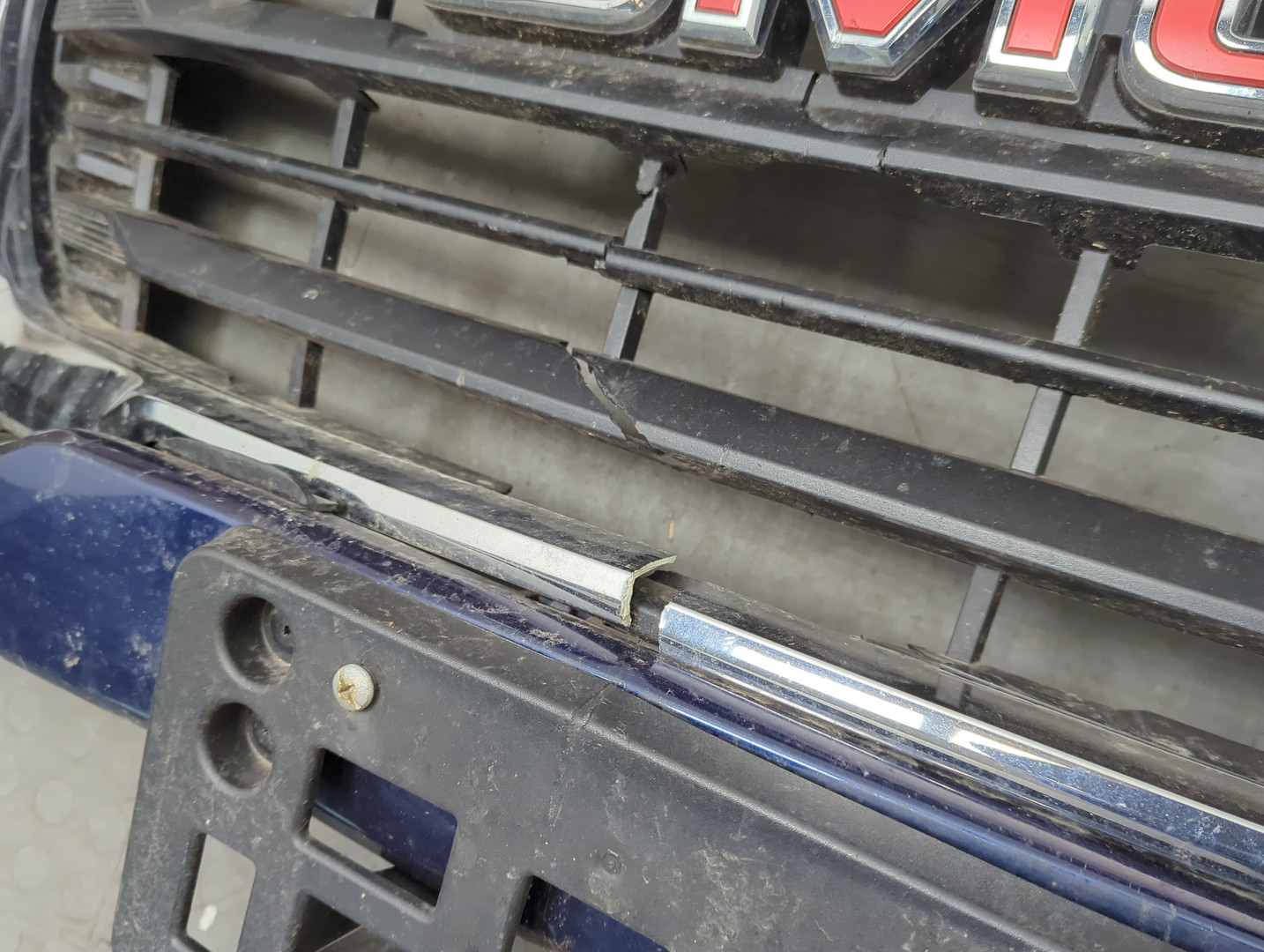 Бампер передний