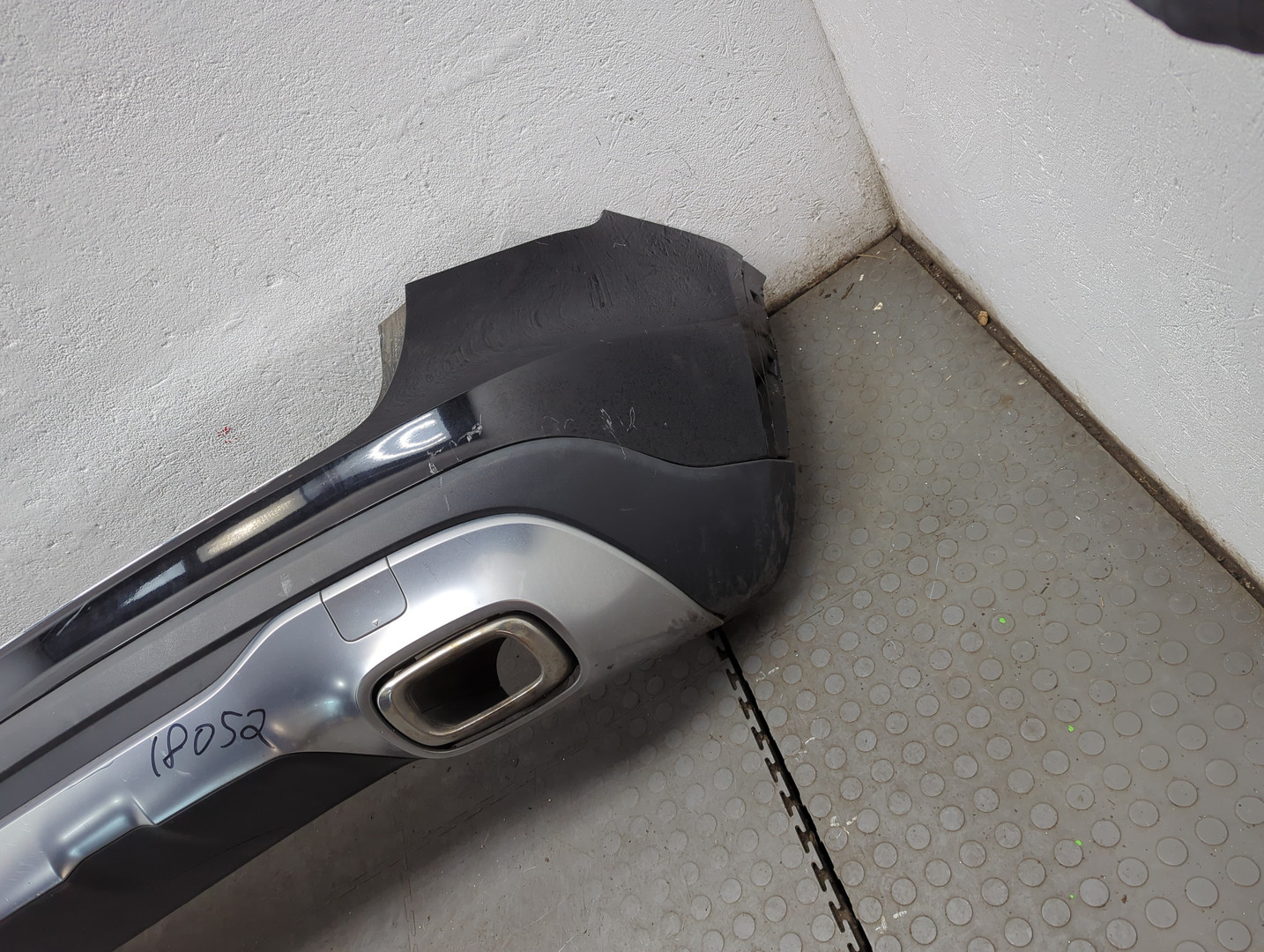 Бампер задний