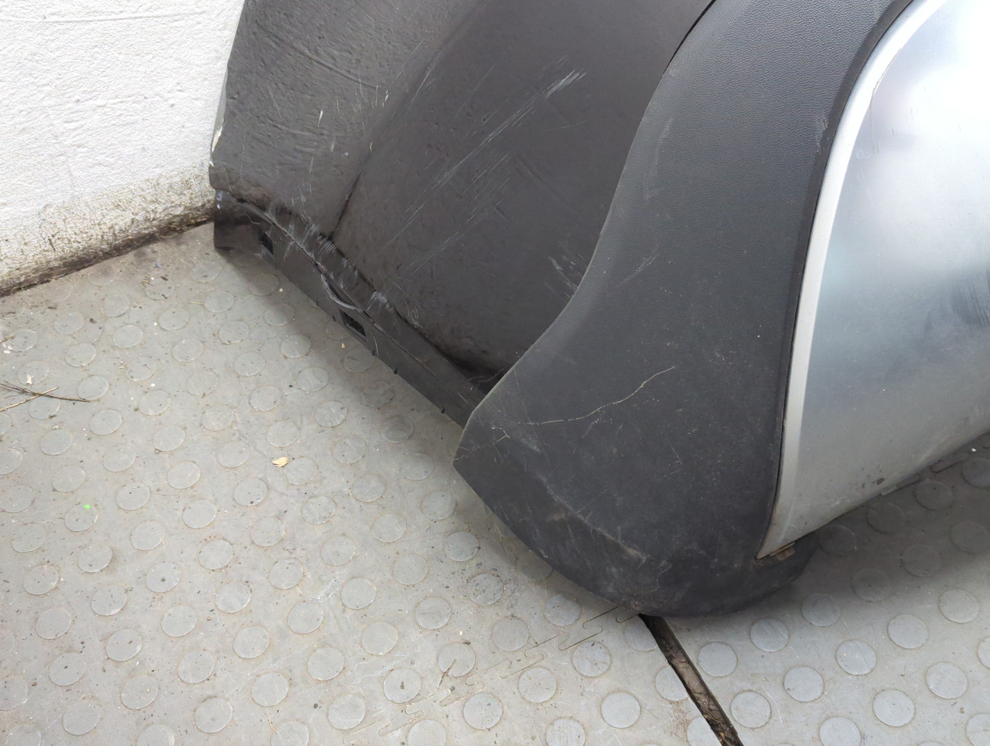 Бампер задний